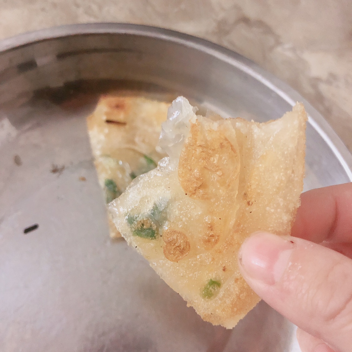 超简单的饺子皮版葱油饼