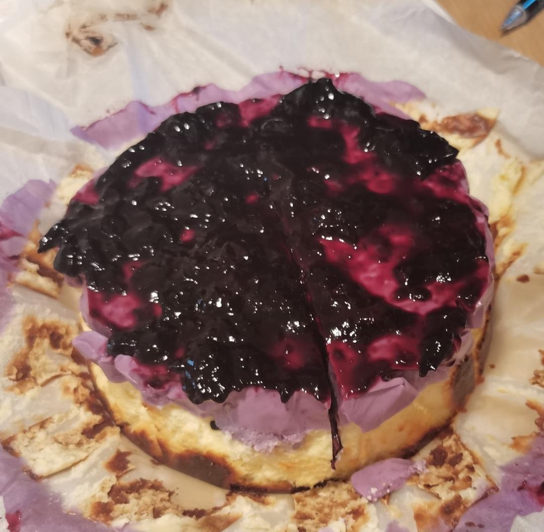 蓝莓酸奶慕斯巴斯克芝士蛋糕！双重享受！