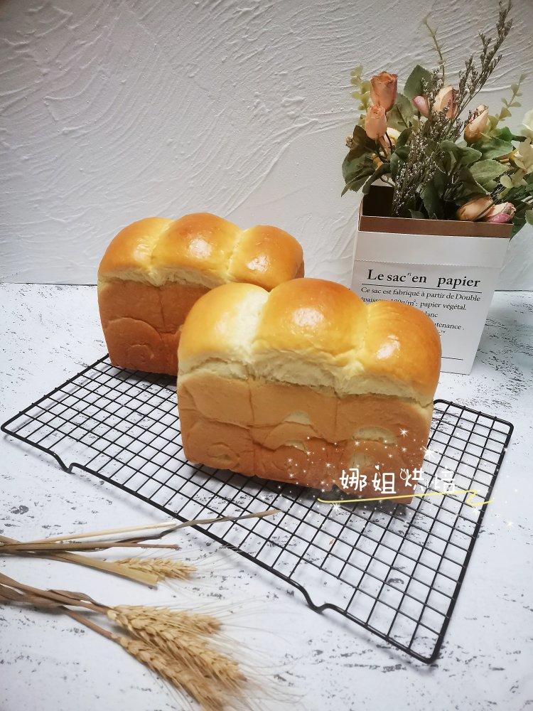 奶香纯粹的重料淡奶油吐司