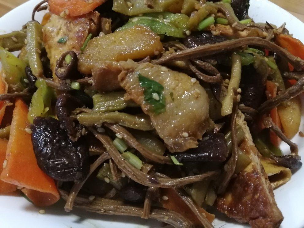 苔菜炒五花肉（苔干，贡菜）