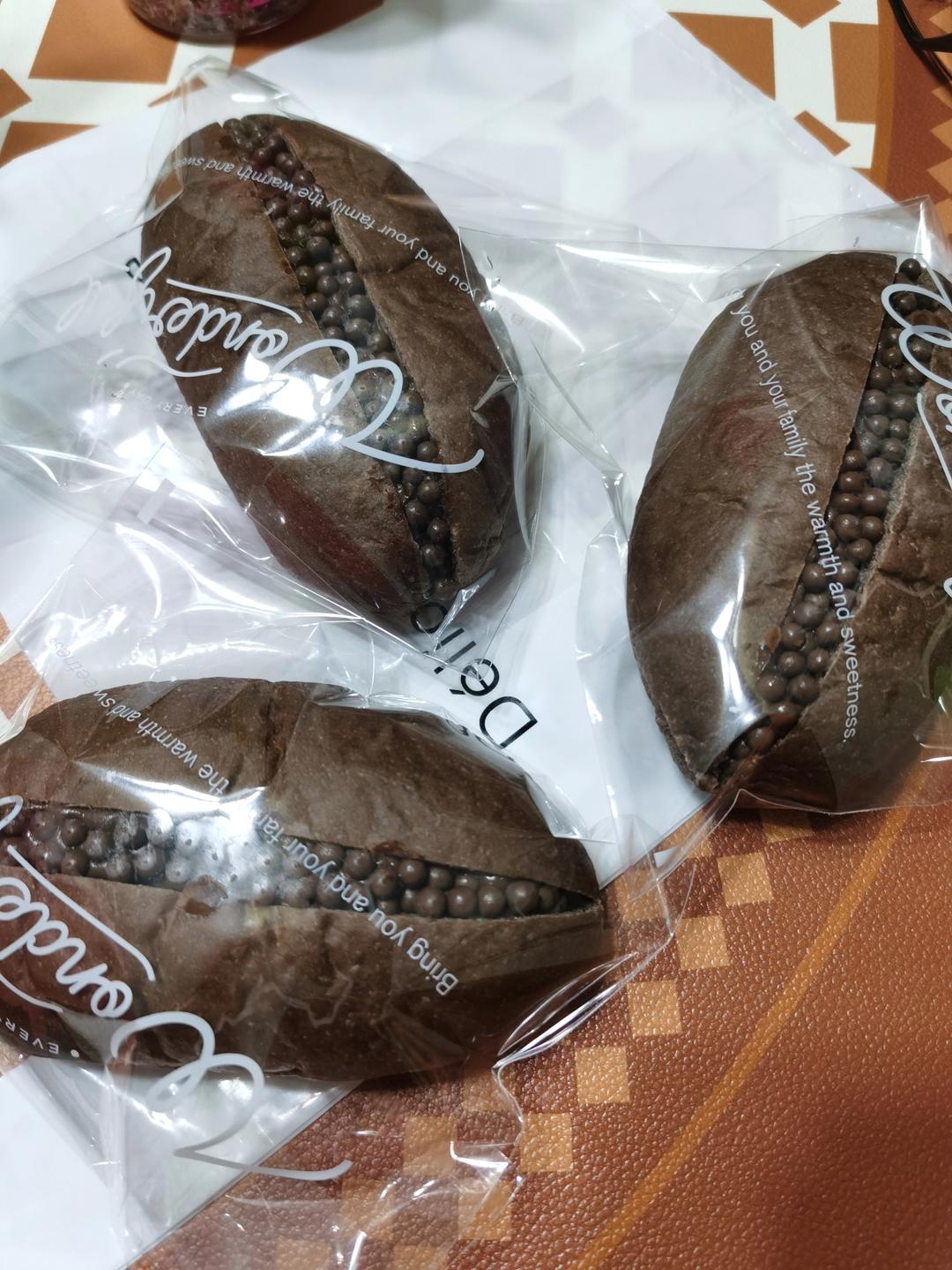 巧克力脆脆珠面包
