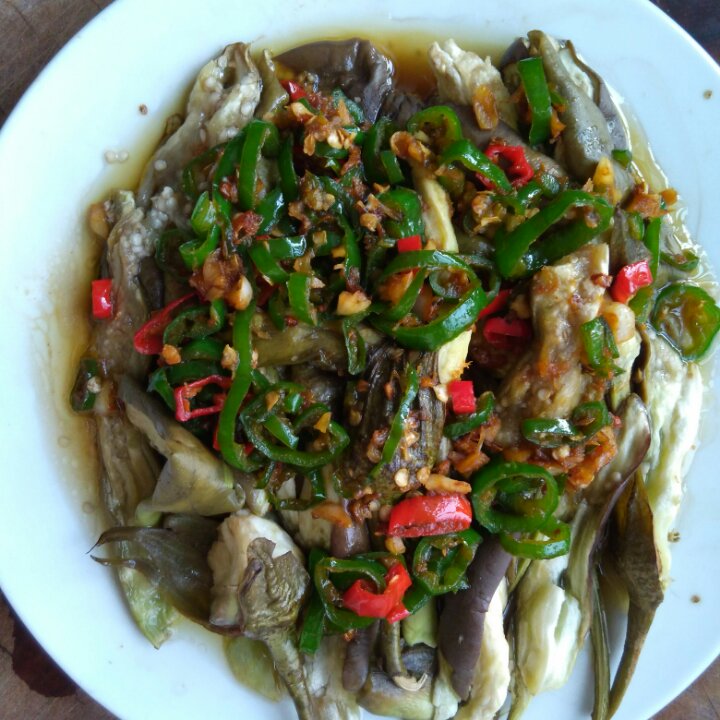 蒜泥拌蒸茄条
