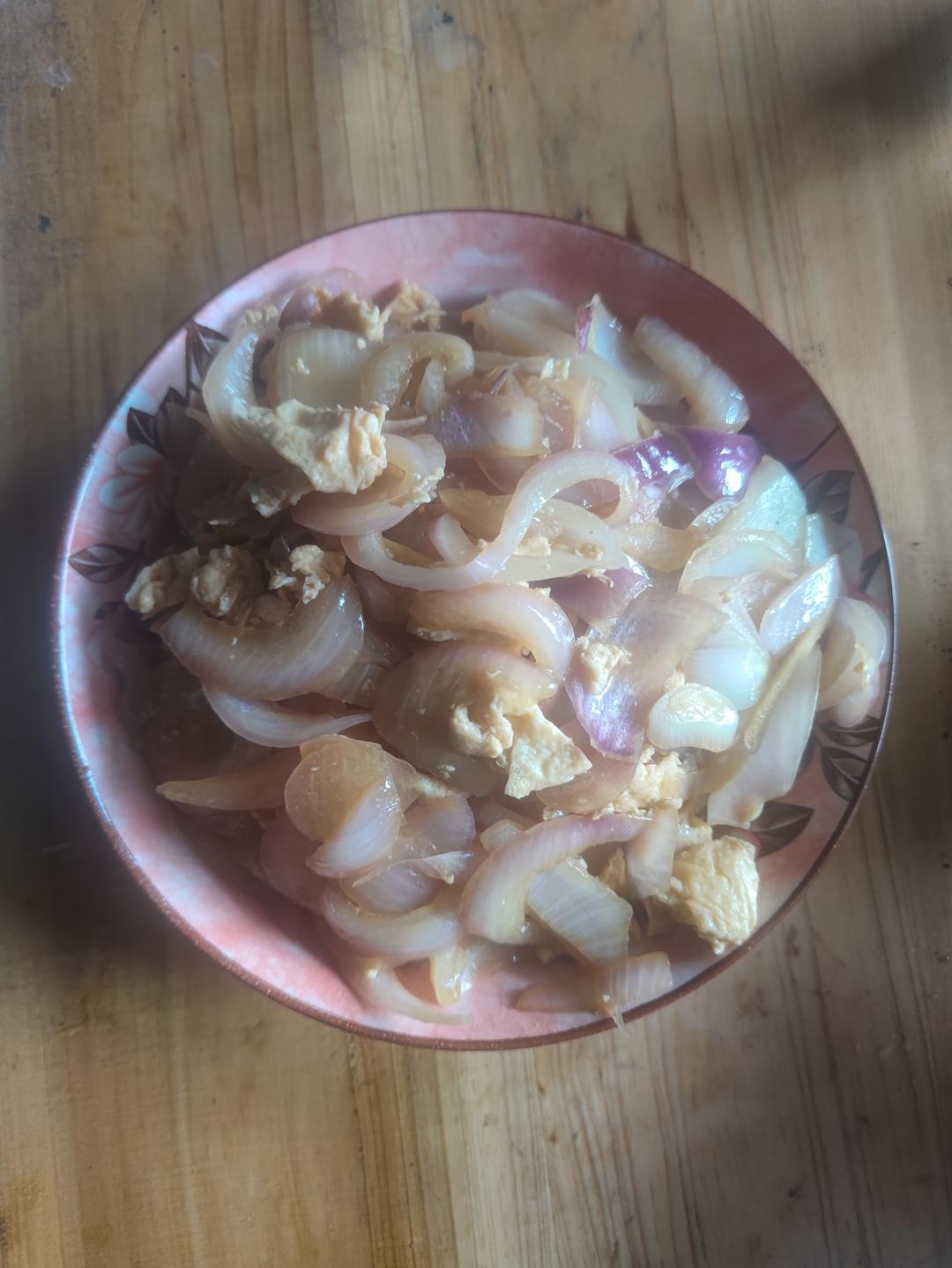 降压防癌的好食材  洋葱炒鸡蛋