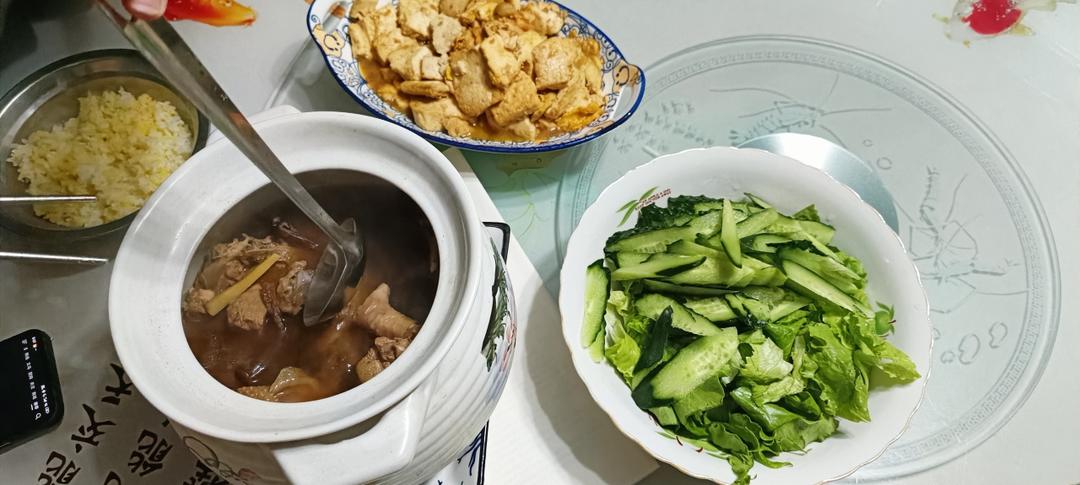 茶树菇煲鸡汤