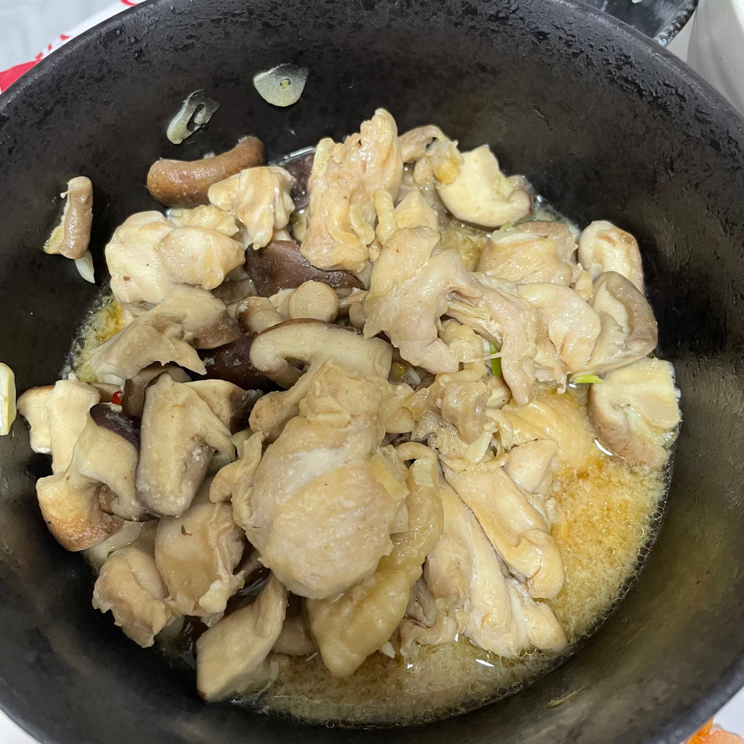 嫩滑鲜美多汁De香菇滑鸡🐔