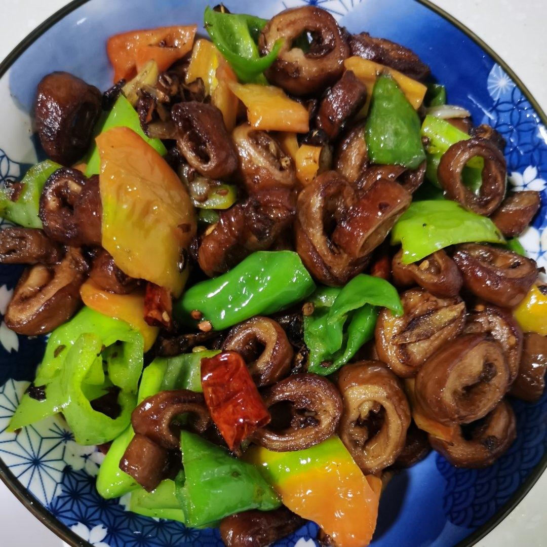 好吃到爆火爆肥肠