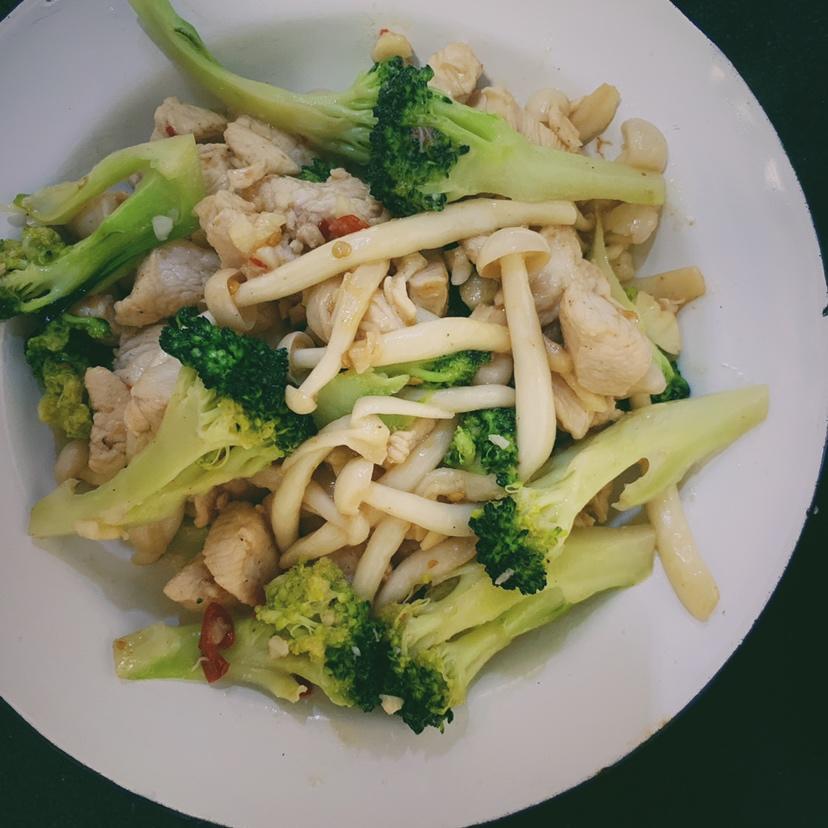 【减脂餐】西兰花菌菇炒鸡肉