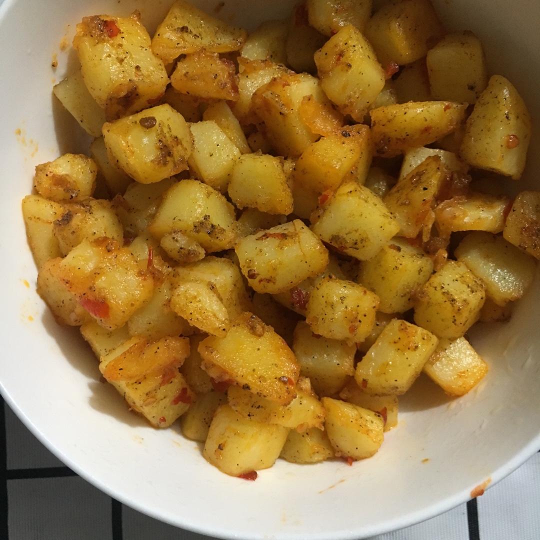 秒杀路边摊！香气扑鼻的【香辣孜然土豆】