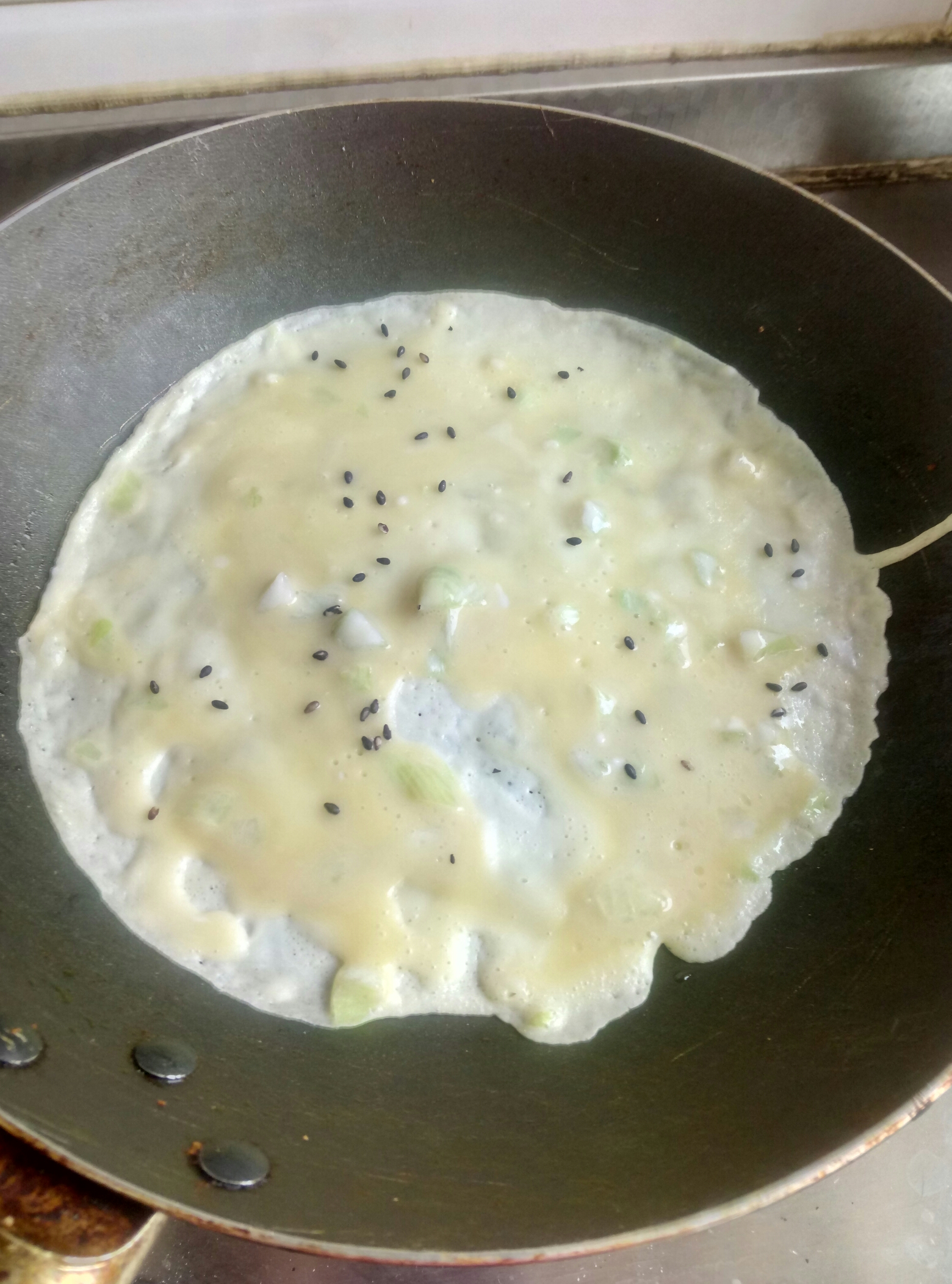快手早餐—葱花鸡蛋饼的做法 步骤7