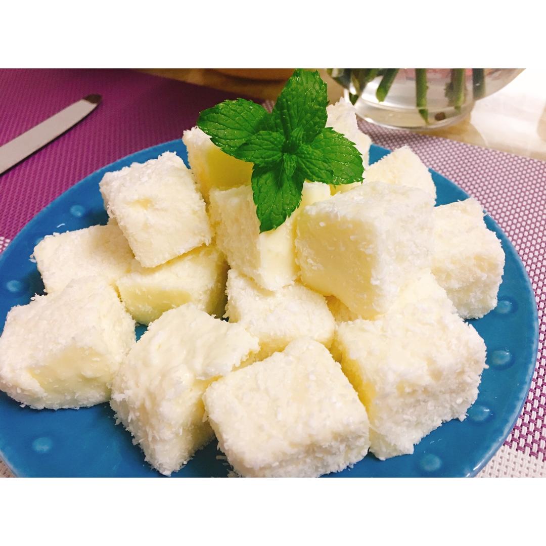完胜85度C牛奶椰丝小方