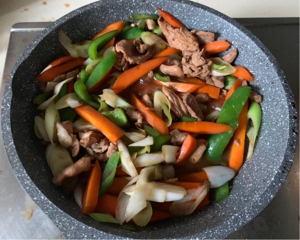 胡萝卜炒肉片