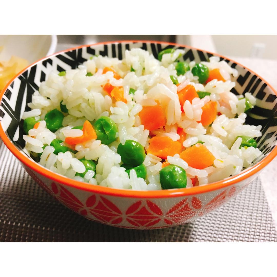 豌豆胡萝卜焖饭