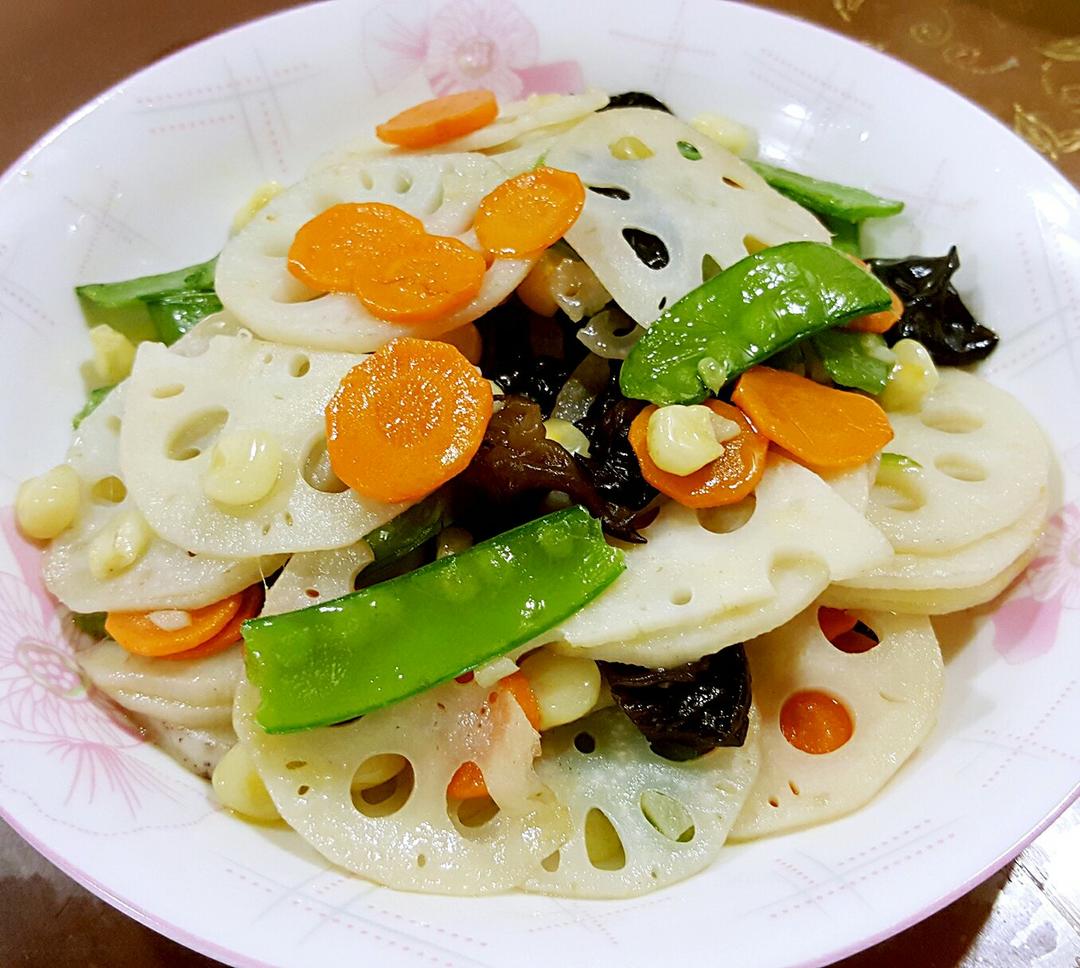 素菜也可以这么美—荷塘小炒