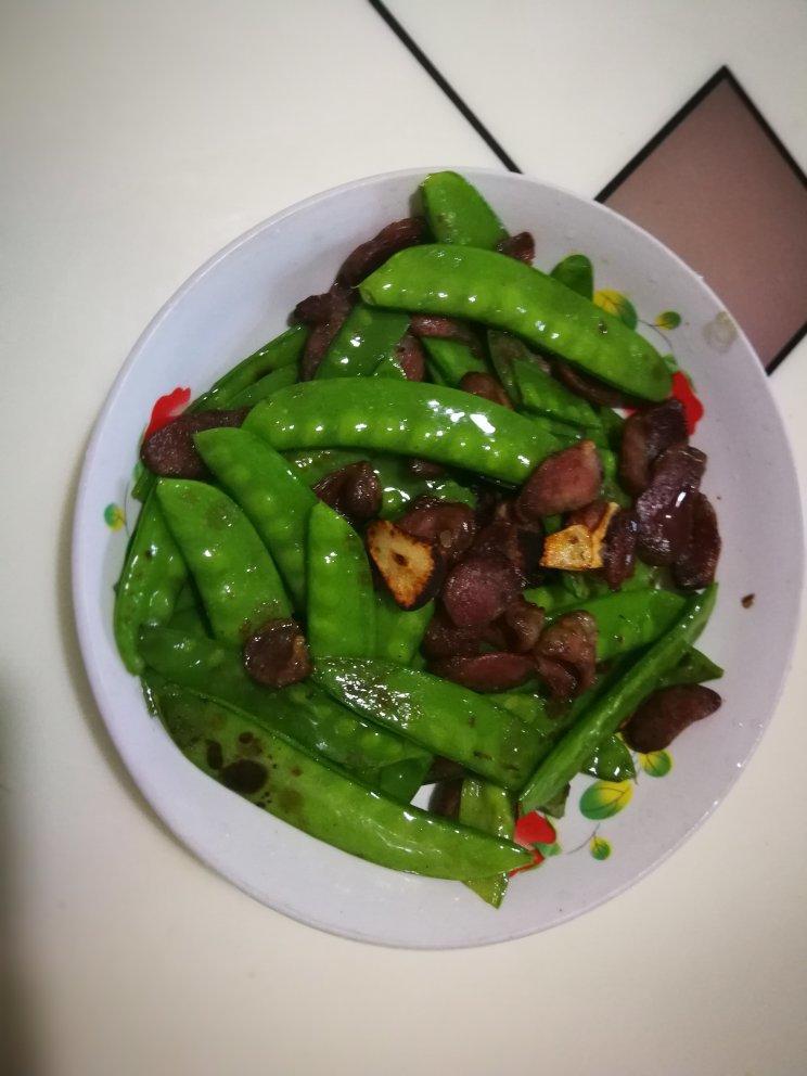 腊肠炒荷兰豆