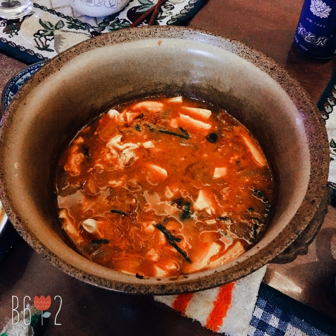 韩式猪肉辣白菜豆腐汤的做法