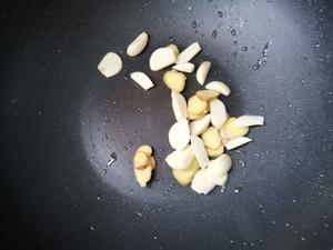 超入味的土豆焖鸡翅的做法 步骤9
