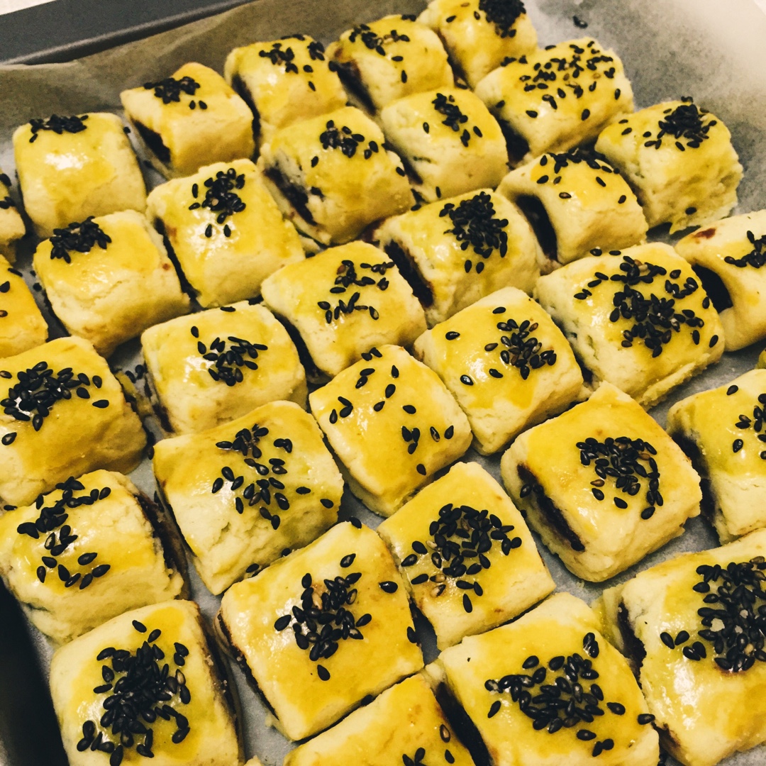 一口豆沙酥