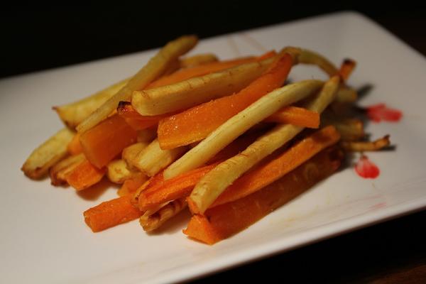 蜜烤胡萝卜欧防风 Honey-glazed Roast Carrots & Parsnips