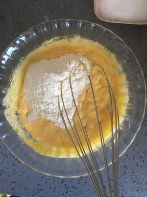 玉米面戚风蛋糕的做法 步骤3