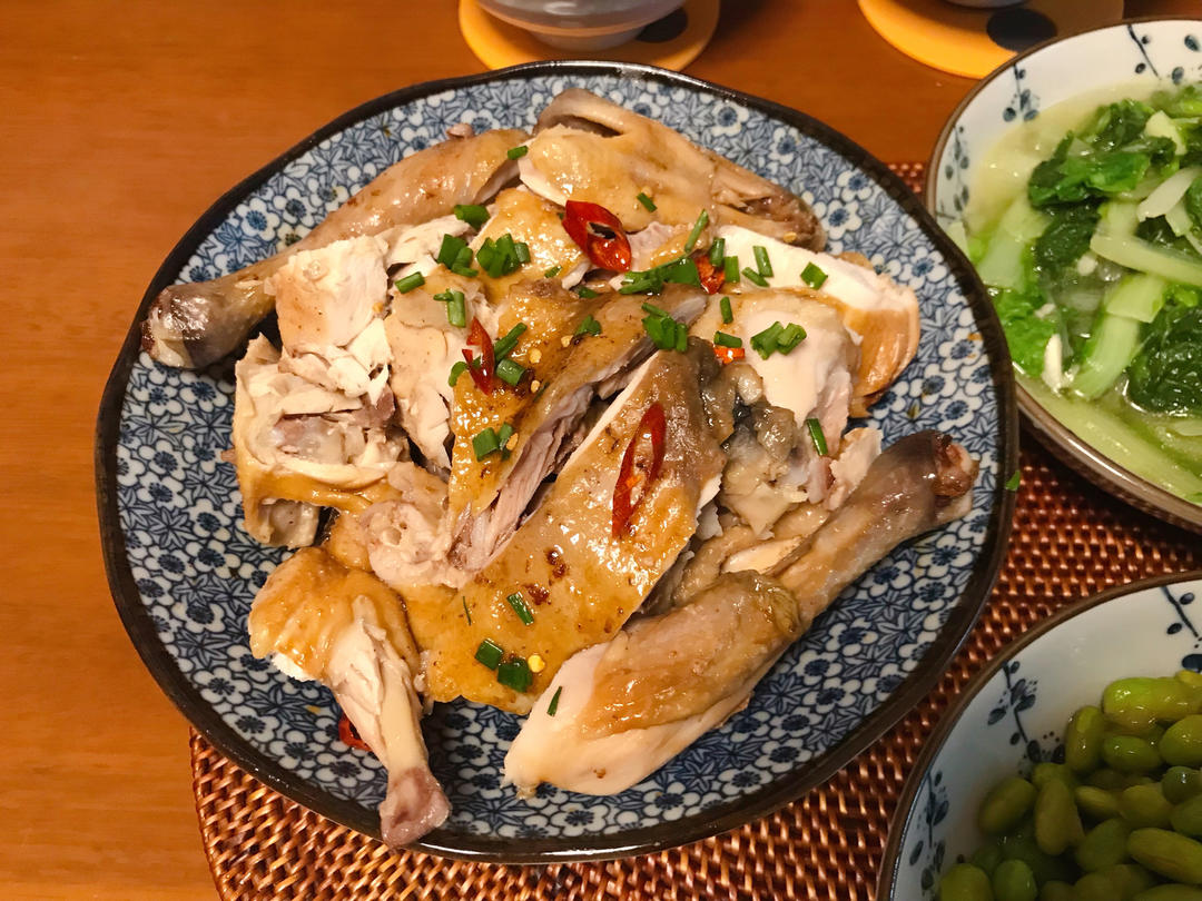 香喷喷的手撕葱油鸡，吃了又想吃哦！