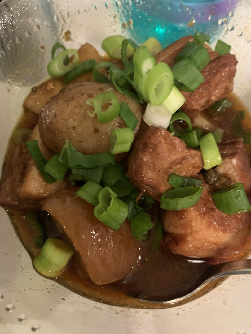 五花肉炖土豆
