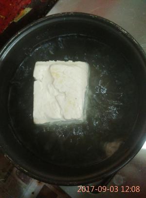 凉拌白水煮豆腐的做法 步骤1