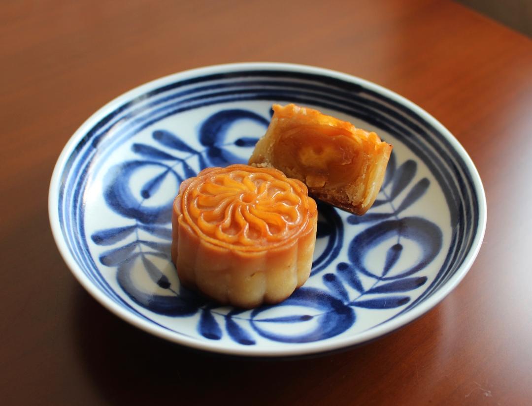 广式月饼—蛋黄莲蓉月饼