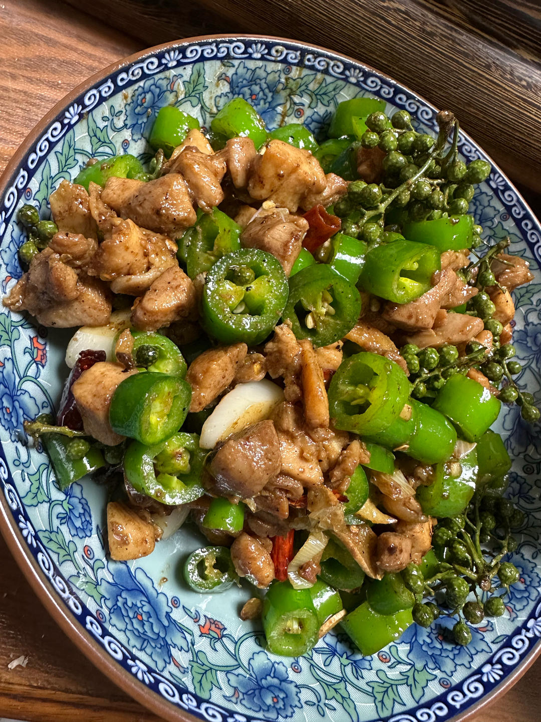 麻辣鲜香的青花椒炒鸡