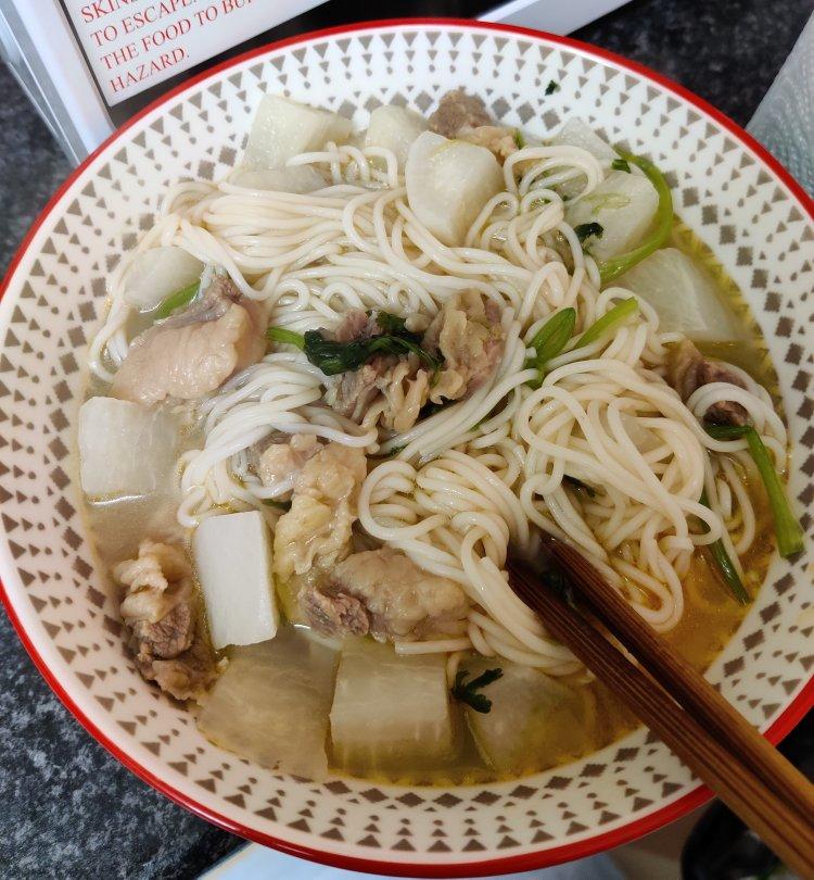 清炖萝卜牛腩汤（铸铁锅版）