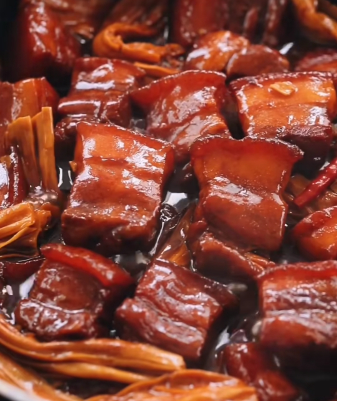 红烧肉炖腐竹的做法