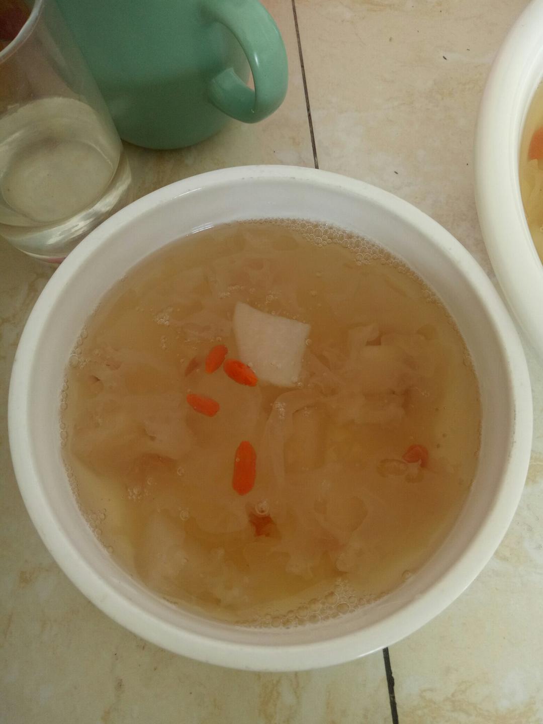 冰糖银耳梨汤