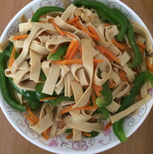 尖椒炒豆腐丝