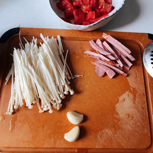 🍅私房版西红柿鸡蛋酸辣汤的做法 步骤2