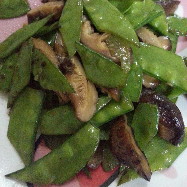 荷兰豆炒香菇