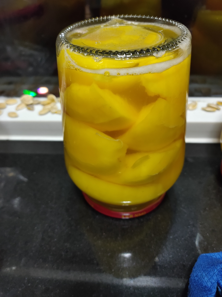 家庭版黄桃罐头的做法 步骤1