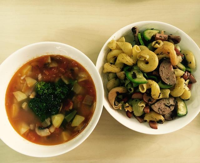 下雨天的午餐：牛油杂菜汤+红肠橄榄菜炒通粉