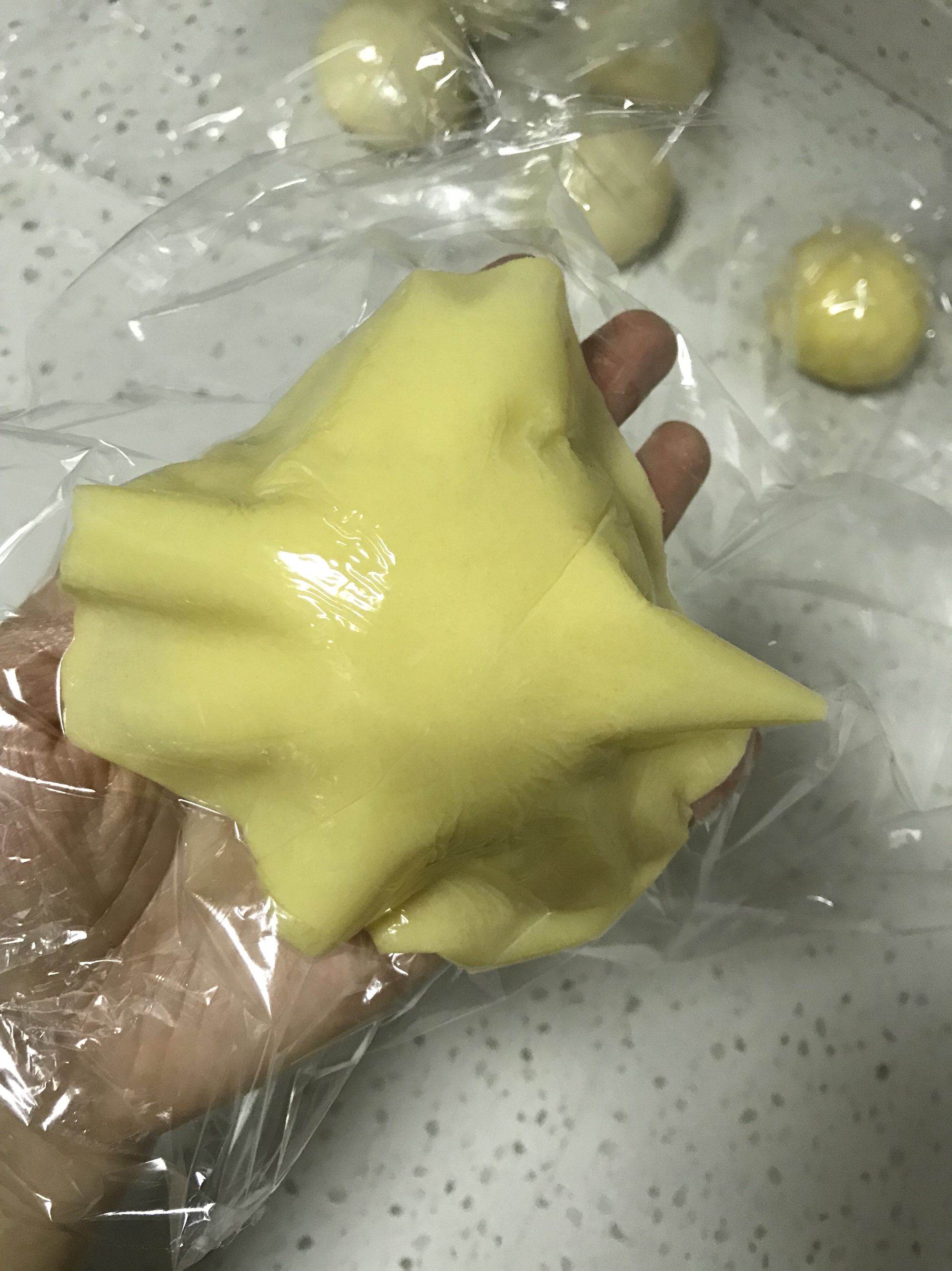 菠萝包（椰蓉蔓越莓馅）附厨师机揉面团出手套膜步骤的做法 步骤25