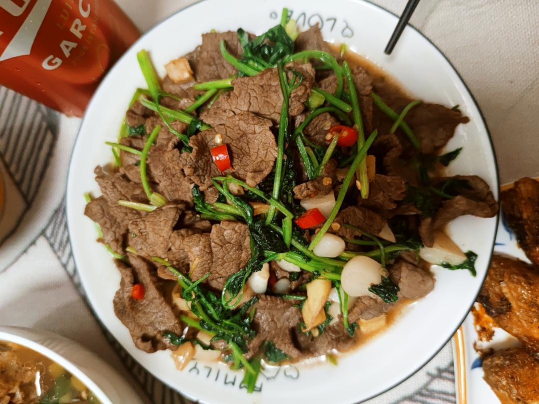 小炒黄牛肉，肉嫩味香！太好吃了简直是米饭杀手！