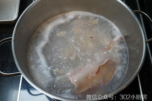 泰式青柠小海鲜（大管鱿鱼、蟹腿肉）的做法 步骤3