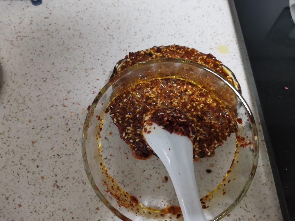 “家常改良简易版”油泼辣子！刚泼完满屋那个香啊