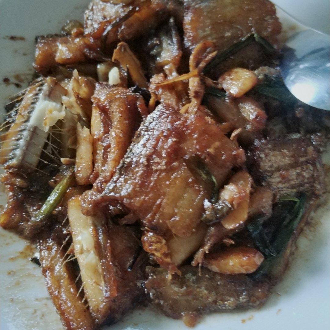 红烧带鱼