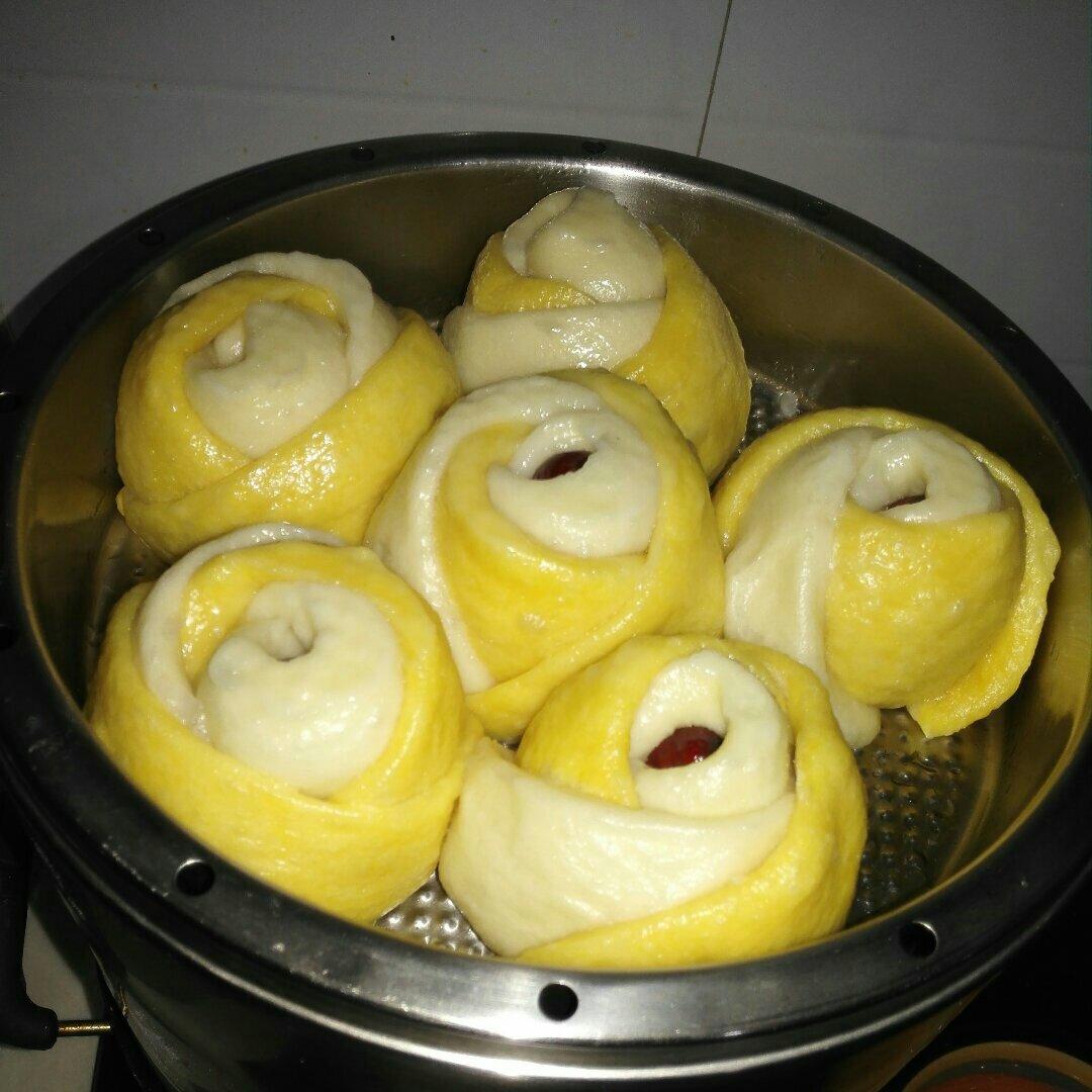 双色玫瑰花卷
