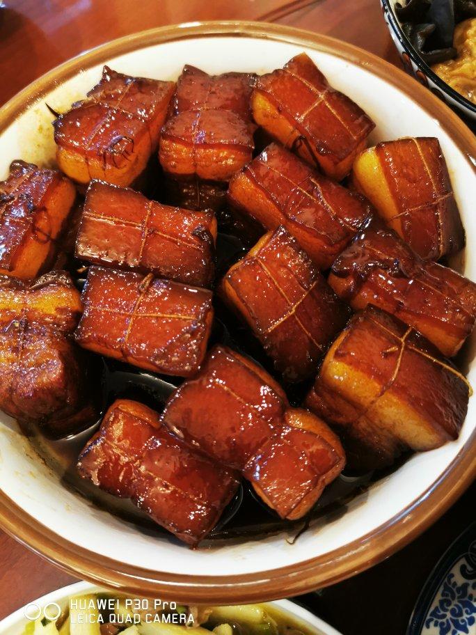 如何炖出不腻的东坡肉--酒店做法及家庭做法