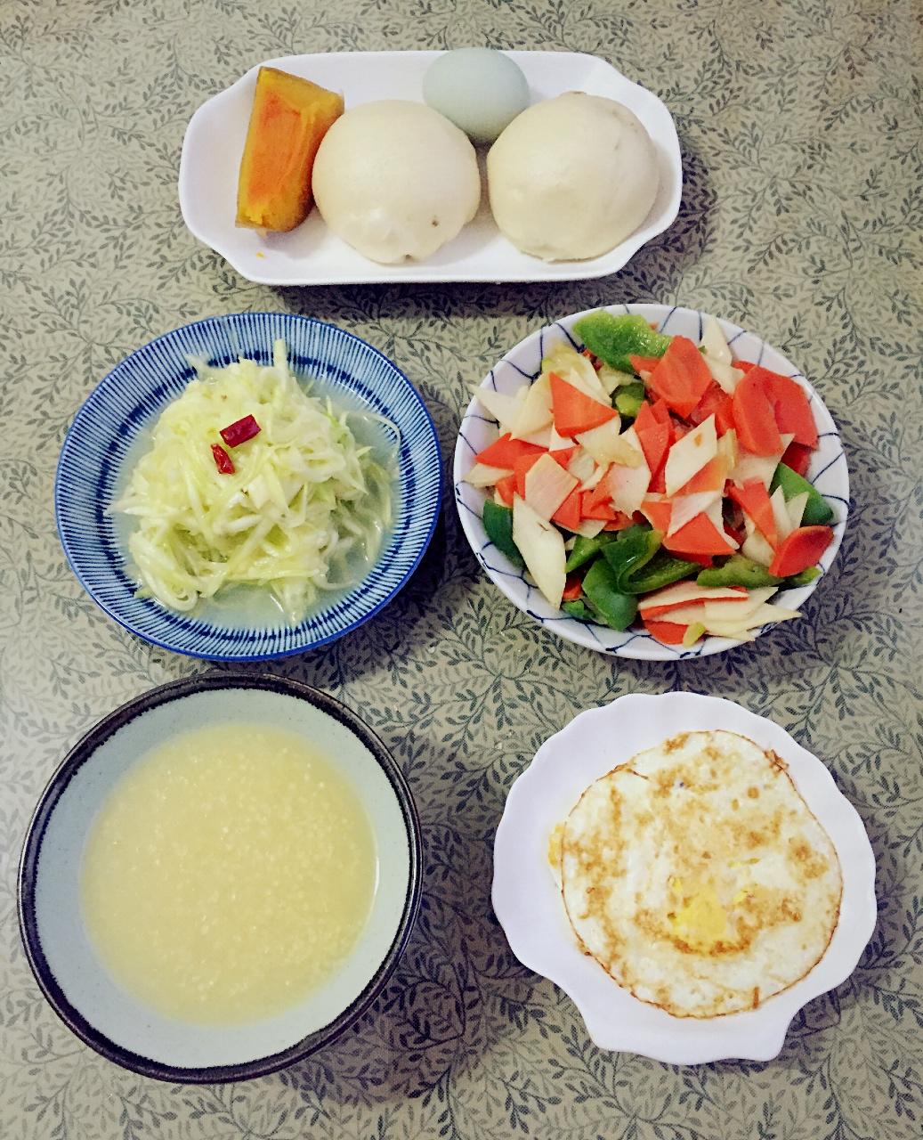 娜食早餐