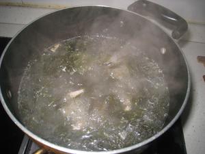 猪肝紫菜蛋花汤的做法 步骤5