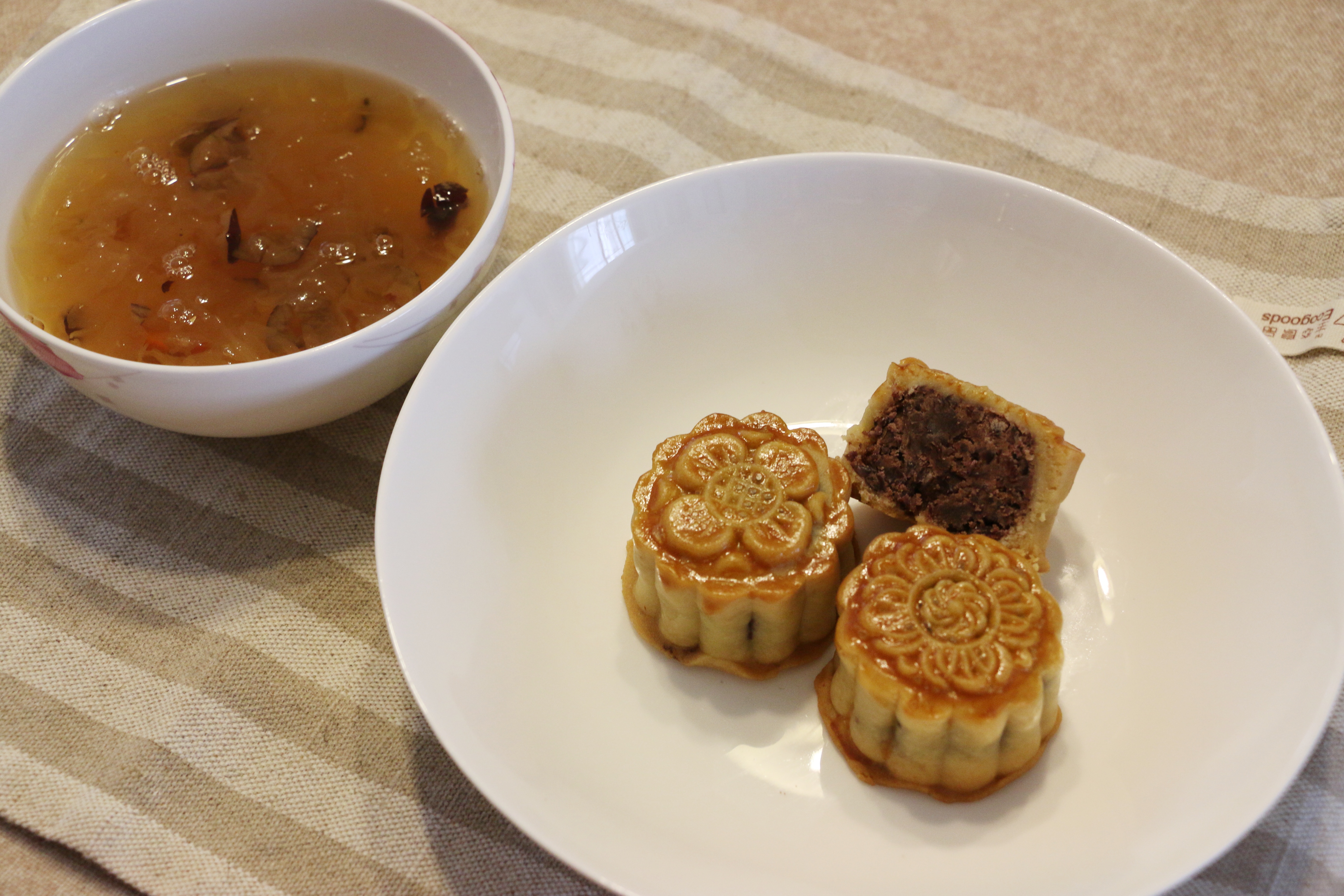 广式豆沙月饼
