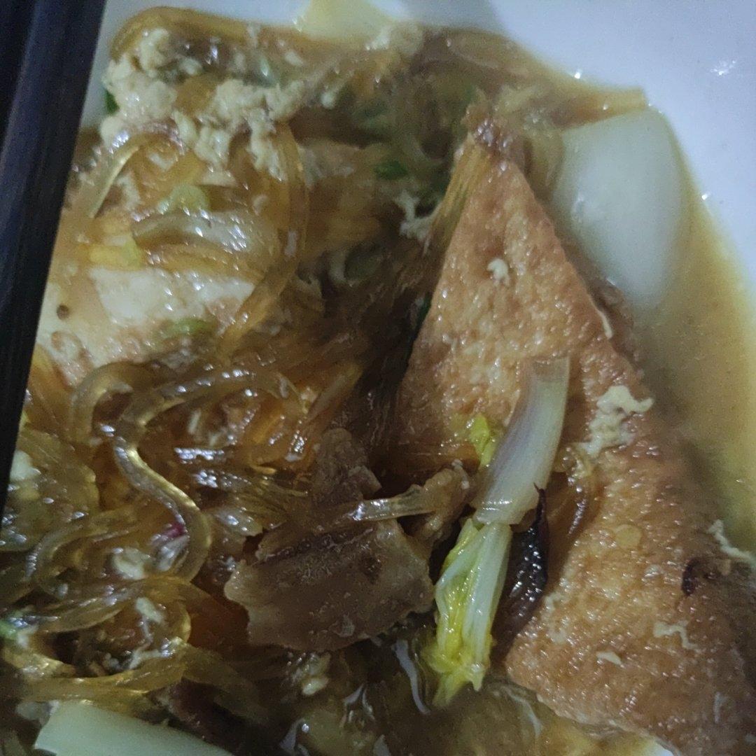 家常白菜粉条炖豆腐