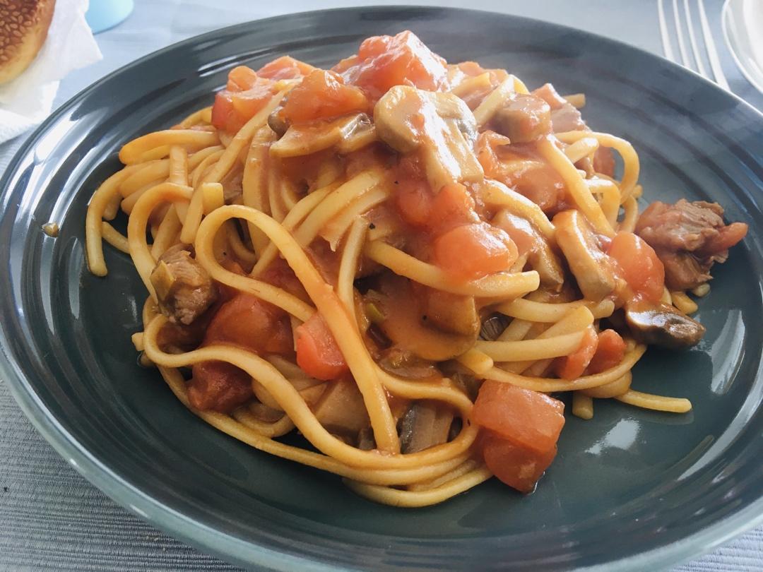 番茄红烩牛肉饭