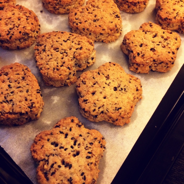 黑芝麻全麦饼干