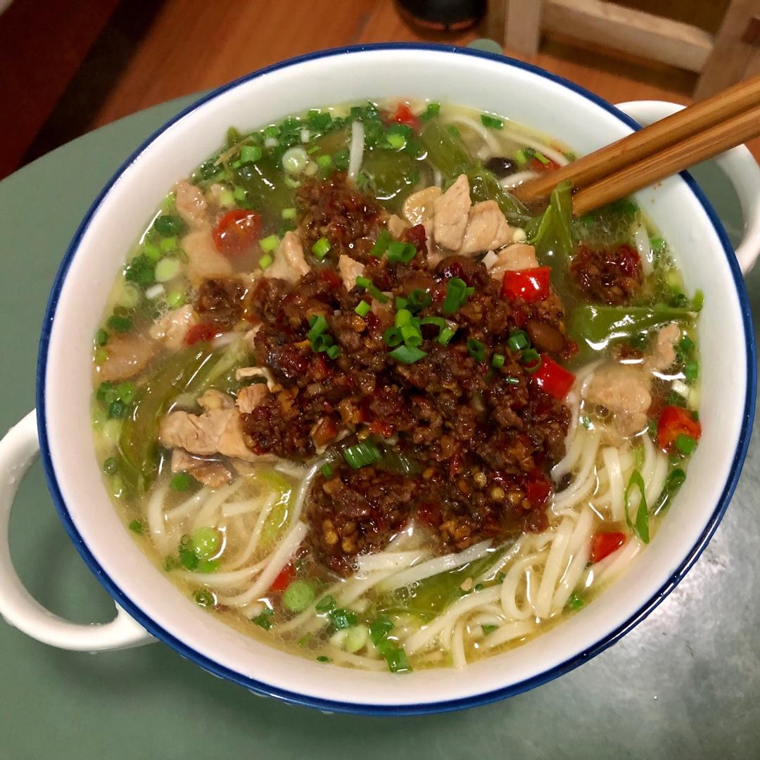 奶奶祖传秘制辣椒肉酱-下饭必备！